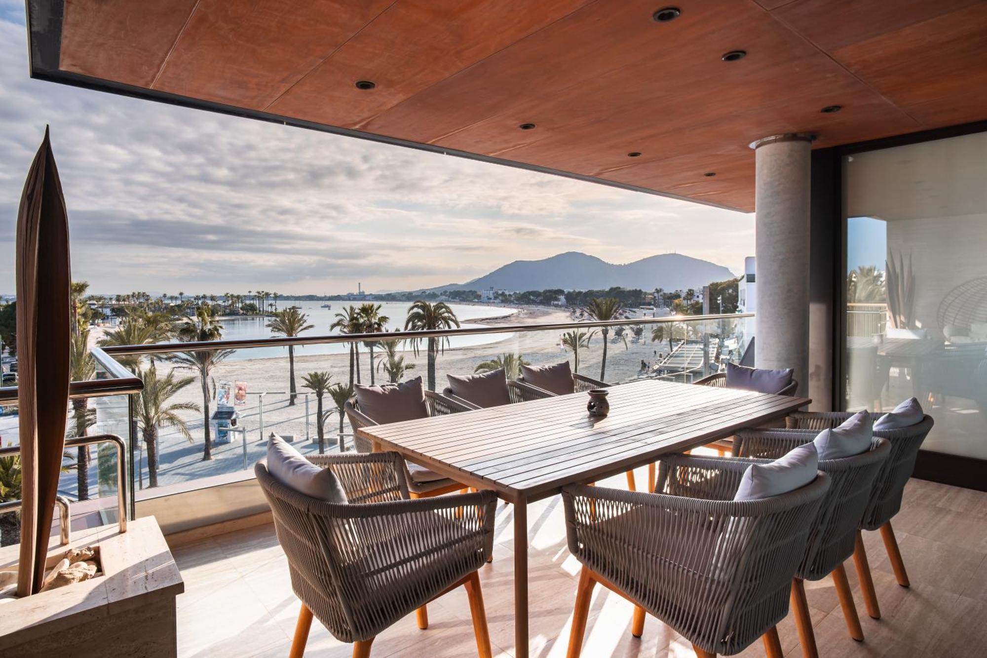 Luxury Sea View Apartment In Puerto De Alcudia Eksteriør bilde